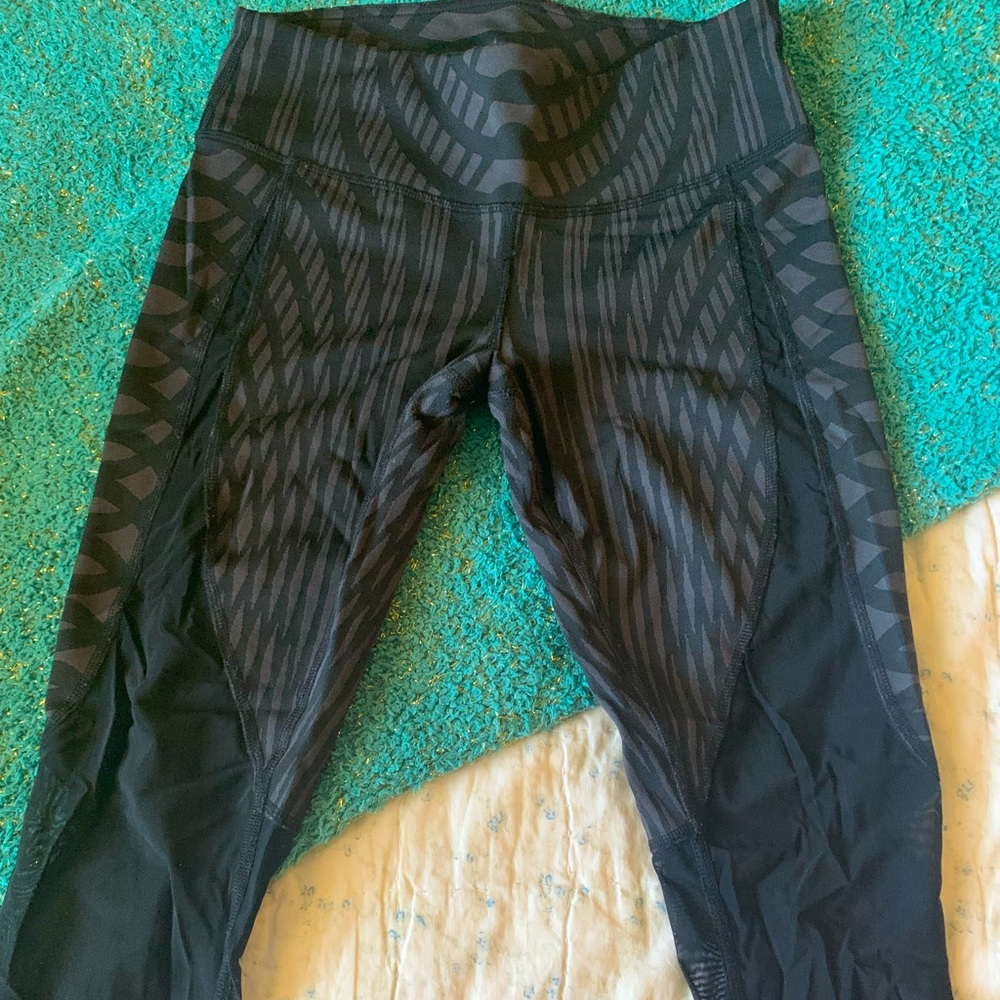 Alo Yoga Mesh Inset Leggings 🖤